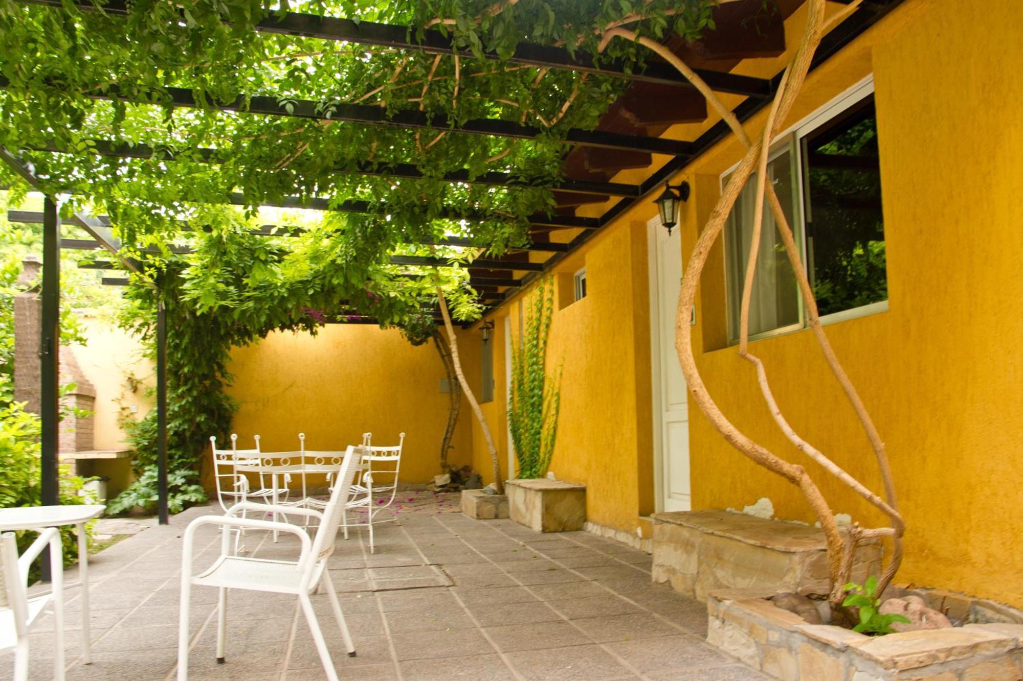 Alamo Hostel & Suites Mendoza Luaran gambar